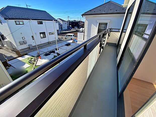 【☆Balcony☆ 】☆物件の陽当りや通風・仕様設備やお部屋の大きさの比較、近隣・周辺環境や街並みなど、資料には掲載していない情報が現地にはたくさんあります。ぜひ、建物だけでなく周辺環境もご確認ください！