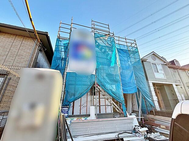 【現地外観写真】☆住む人を映し出す洗練された佇まいは、いつまでも輝き続けながらいつしか街の風景に溶け込んでいきます。