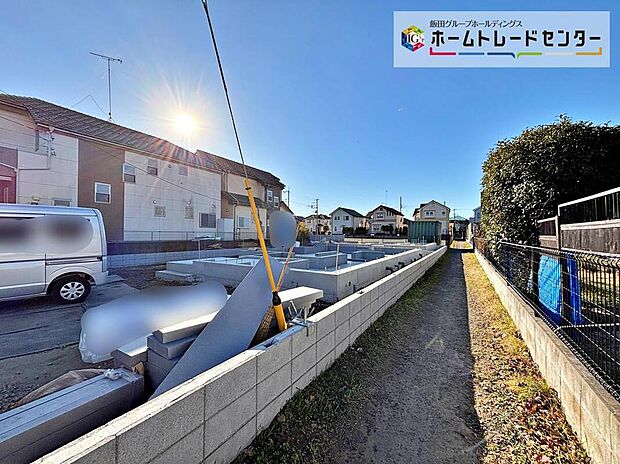 【前面道路含む現地写真】閑静な住宅街♪南向きで陽当りも良好です。交通量が少ない住宅街なので雨の日でも車の走行音も気になりません。