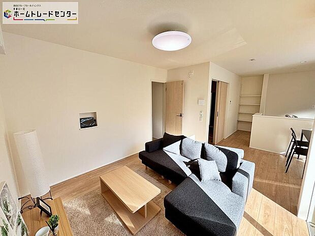 【リビング】リビングが広い家はきっと、家族が集まり団欒が生まれる家となります。家族の笑顔が想像できる家をぜひ一度ご覧下さい。