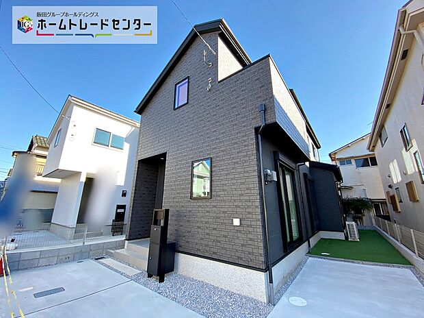 【 前面道路含む現地写真】閑静な住宅街♪南向きで陽当りも良好です。交通量が少ない住宅街なので雨の日でも車の走行音も気になりません。