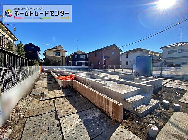 【現地外観写真】一戸建ての大きなメリットは、「自分の土地」を自由に使えること。好きなペットが飼えるほか、ガーデニングやＤＩＹ、車やバイクの手入れなど様々な趣味を楽しめます♪