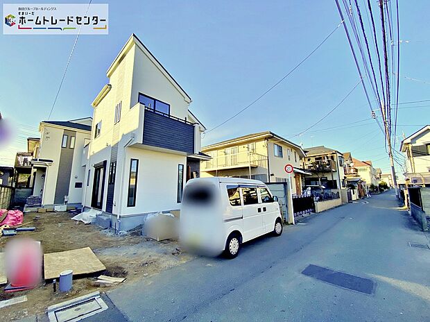 【前面道路含む現地写真】☆日当たりの良い南向きのお住まい！
リビングの正面に設置した窓からは充分な陽射しを取り込み、明るい日常をお過ごし出来ます。