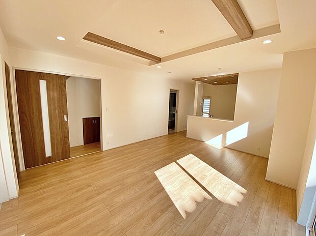 【☆Living　Room☆】リビングが広い家はきっと、家族が集まり団欒が生まれる家となります。家族の笑顔が想像できる家をぜひ一度ご覧下さい。