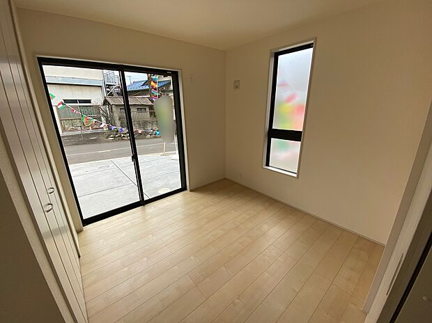 【☆Room☆ 】☆Room☆
各部屋を最大限に広く使って頂ける様、全居住スペースに収納付。プライベートルームはゆったりと快適に。