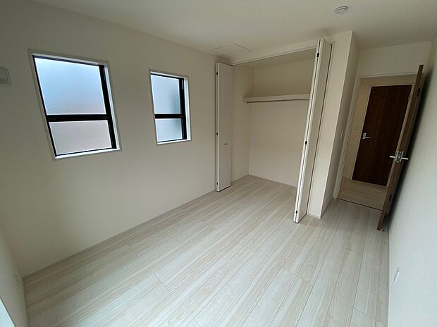 【☆Room☆ 】☆Room☆
一人にひと部屋？収納？書斎？趣味部屋？あるいは客室？部屋数の多い間取りは、家族構成やライフステージの変化にも柔軟な対応を可能にし、家族の選択肢を広げます。