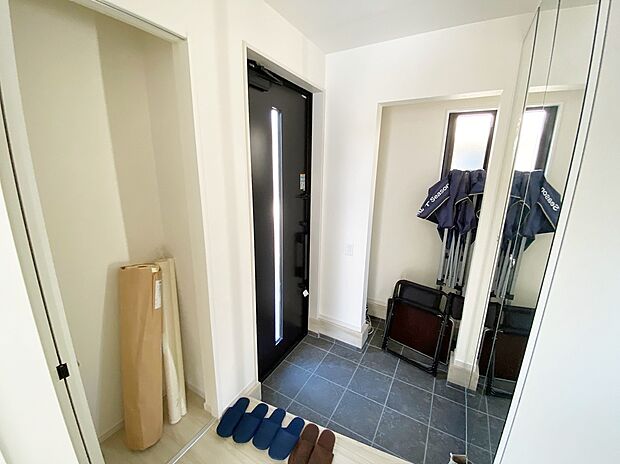 【☆Entrance☆ 】☆ひとたび扉を開けばそこに待っているのは上質な空間とマイホームでの新生活をイメージさせる優雅なひととき。「この家なら…」ではなく「ここに住みたい♪」と思う感動をお届けいたします。