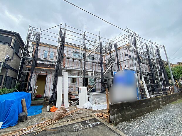 【現地外観写真】☆国分寺市西町の当該物件、ただいまご案内中です!
今なら建築中の様子をご覧になることができます♪地震に強いオリジナル工法を是非お確かめ下さい♪