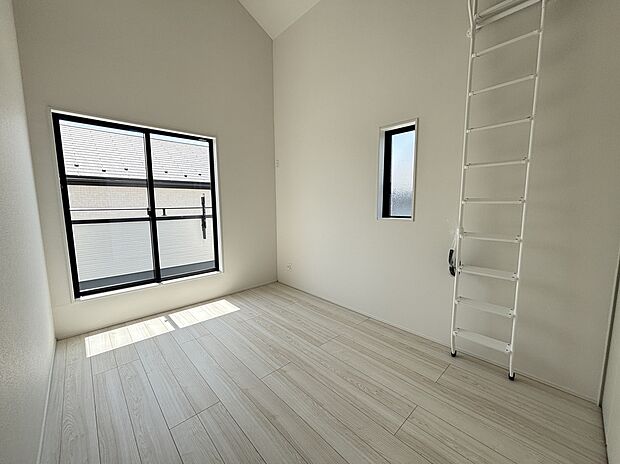 【☆Room☆】うららかな陽射しがどのお部屋にも降り注ぎますように、快適さを追求し尽くした間取り。得難い立地環境での生活を恵みの豊かな永住の地へと変えてくれることでしょう…