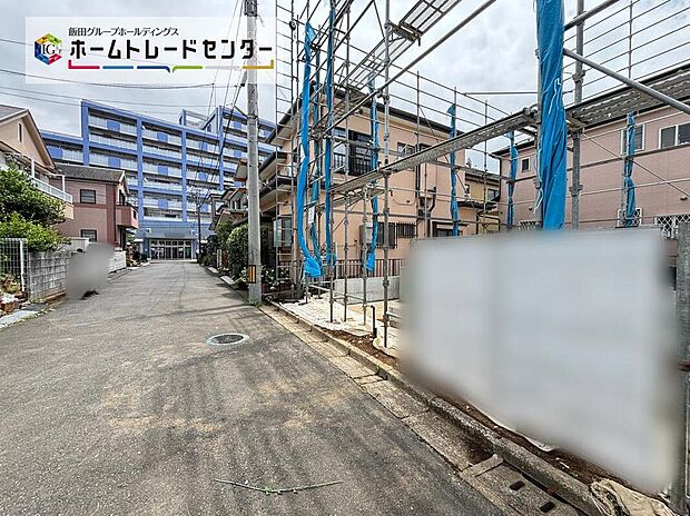 【前面道路含む現地写真】土日のご予約はもちろん、平日やお仕事終わりの時間に合わせて夜間のご案内も実施しています。まずはお客様のご都合やご希望をお聞かせください♪お問い合わせをお待ちしています！