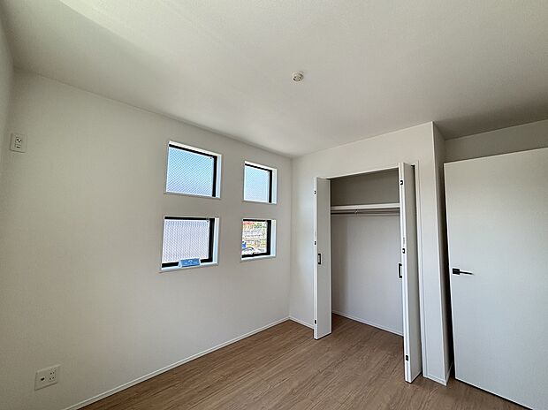 【☆Room☆】各部屋を最大限に広く使って頂ける様、全居住スペースに収納付。プライベートルームはゆったりと快適に。
