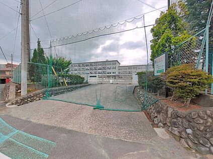 青梅市立第二中学校 850m(徒歩11分)