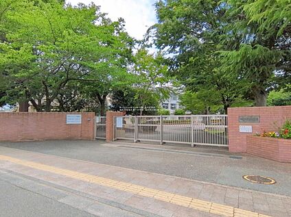 福生市立福生第一中学校 900m(徒歩12分)