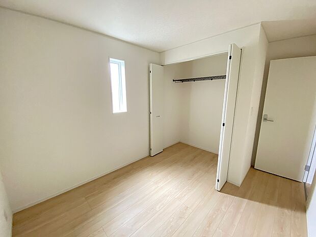 【☆Room☆ 】☆Room☆
各部屋を最大限に広く使って頂ける様、全居住スペースに収納付。プライベートルームはゆったりと快適に。