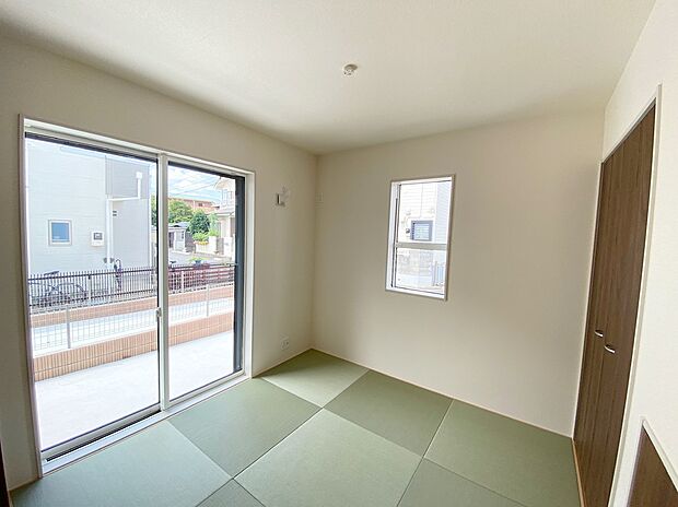 【☆Room☆ 和室】☆Room☆
住まう方でカスタマイズしていただけるシンプルなデザインの内装。ご自身で素敵な空間を創り上げられます。