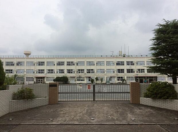 中川北小学校(約230m・徒歩3分)