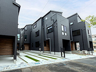 ようこそ、TAKIHOUSEの女性にやさしい自然素材の家へ。グリノワール高津・溝の口　全16棟 外観