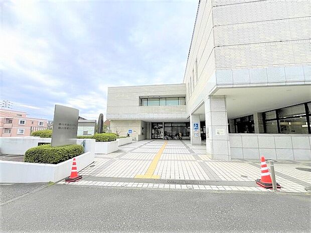 鶴川市民センター(約1,100m)