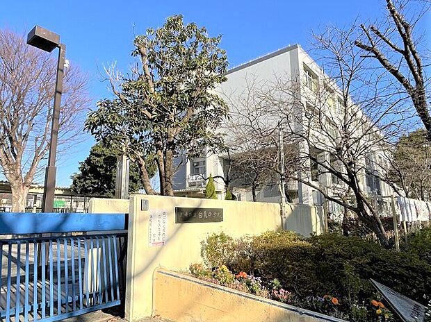 白鳥中学校（約1,500m）