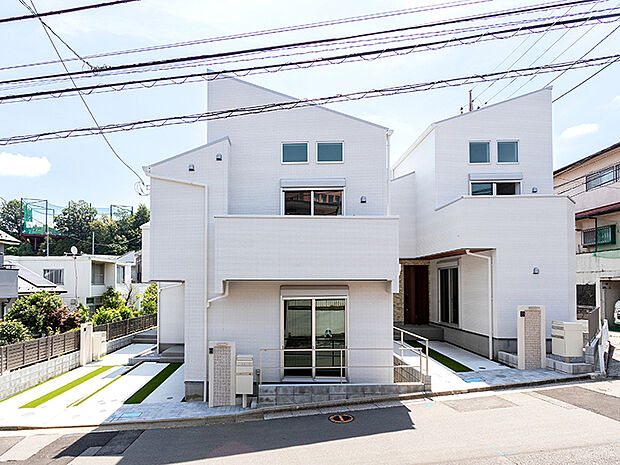 【ブランピュールシリーズ　建物施工例】心地よく住むためのノウハウとアイデアを、デザインのプロが監修。暮らしやすさにお洒落かわいいデザインをプラスした“自然素材の優しい家。ご見学や資料請求等、お気軽にお問合せ下さい！0120-938-226