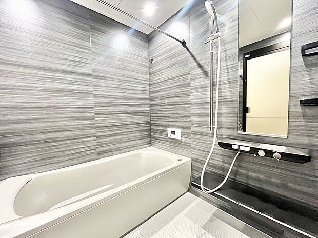 浴室（モデルハウス）清潔感とくつろぎを大切にした浴室。毎日のバスタイムを心地よいひとときへと導きます。