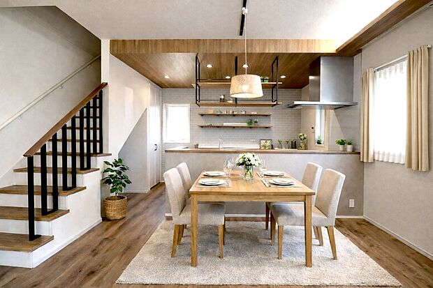 ダイニング（モデルハウス）家族それぞれの時間を優しく包み込む、居心地の良い場所。