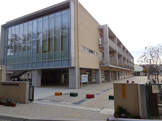 西海神小学校（約670m）