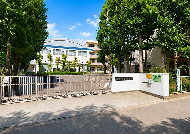 行田中学校（約930m）