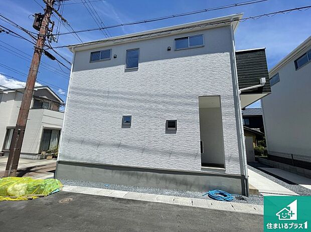 【外観】安心の10年保証!外観を美しく保ち、雨水で汚れを落とします!気になることがありましたら、お気軽にお問い合わせください!