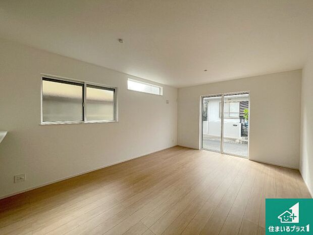 【居間・リビング】シンプルなリビングは家具次第で雰囲気を変えることができます！