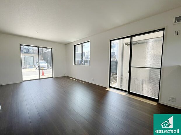 【居間・リビング】シンプルなリビングは家具次第で雰囲気を変えることができます!