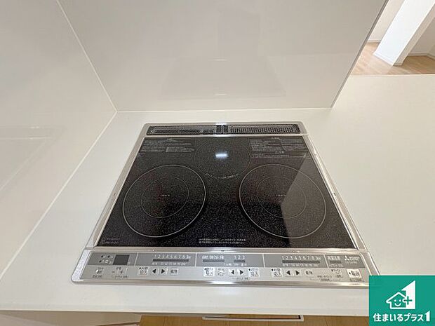 【コンロ】火を使わないので安心、３口ＩＨコンロ！ 