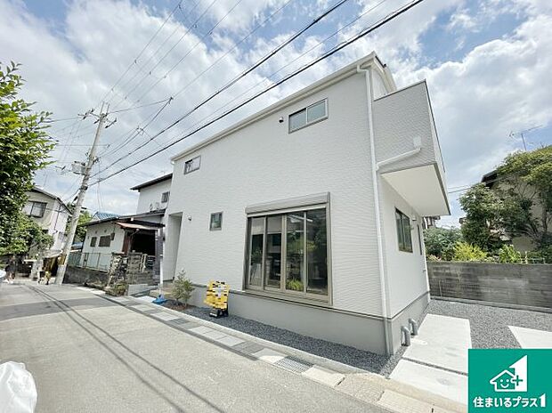 【外観】安心の10年保証!外観を美しく保ち、雨水で汚れを落とします!気になることがありましたら、お気軽にお問い合わせください!