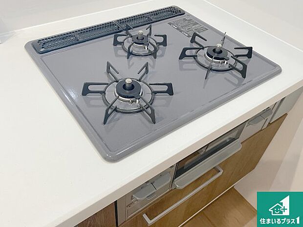 【コンロ】ダブル高火力Siセンサー付きコンロ!3口あるので、まとめて料理をする時も大活躍!