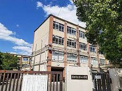 京都市立百々小学校 徒歩584m
