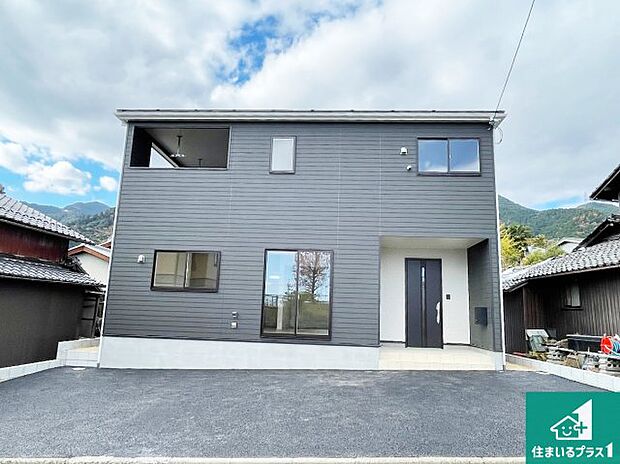 【外観】現在建築中！落ち着いた街並みで新生活を始めることが出来そう！周辺の物件も併せてご紹介させて頂きます！