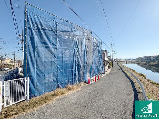 【外観】現在建築中!落ち着いた街並みで新生活を始めることが出来そう!周辺の物件も併せてご紹介させて頂きます!