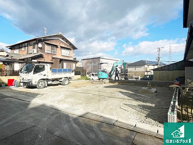 【外観】現在建築中！落ち着いた街並みで新生活を始めることが出来そう！周辺の物件も併せてご紹介させて頂きます！