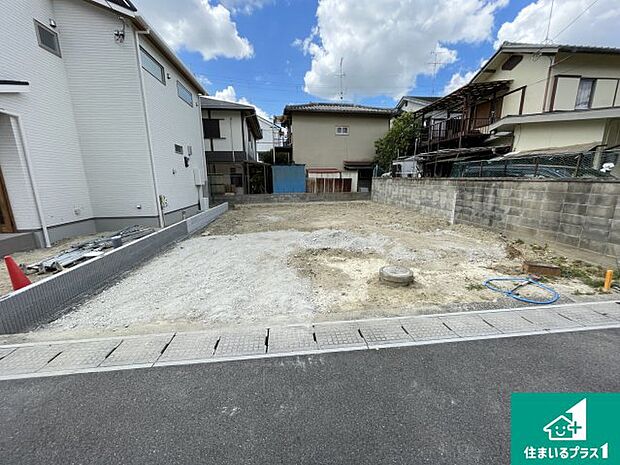 【外観】周辺は落ち着いた街並みの住宅地!子育てがしやすい住環境です!まだ未完成ですが、現地でしかわからない事もございます。是非一度ご覧ください。