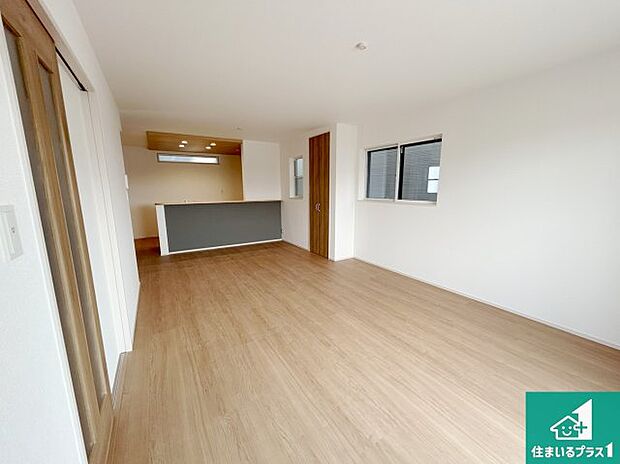 子供を見守りながらお料理が出来るため家族のコミュニケーションか増えます♪スペースが広く確保されている為お子様が大きくなったときは一緒に料理を楽しめます♪