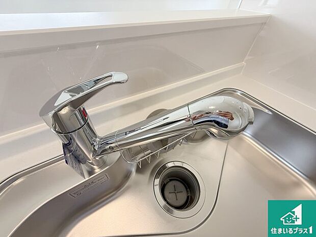 【キッチン水栓】浄水器を内蔵!炊飯時、お茶を作る時に安心してお水を使えます!お湯と冷水、浄水と原水、シャワーの切替えもワンタッチです!