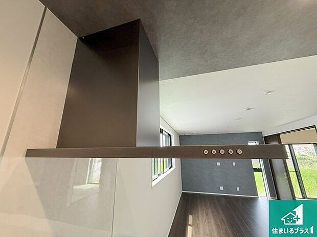 【レンジフード】汚れにくいスロットフィルタでお手入れラクラク！ＬＥＤ照明付き！