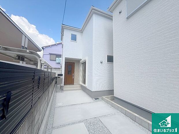 【外観】安心の10年保証！外観を美しく保ち、雨水で汚れを落とします！気になることがありましたら、お気軽にお問い合わせください！