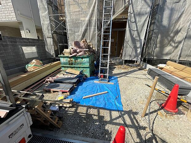 【外観】現在建築中!落ち着いた街並みで新生活を始めることが出来そう!周辺の物件も併せてご紹介させて頂きます!