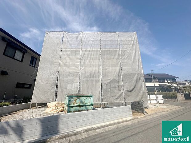 【外観】周辺は落ち着いた街並みの住宅地！子育てがしやすい住環境です！まだ未完成ですが、現地でしかわからない事もございます。是非一度ご覧ください。