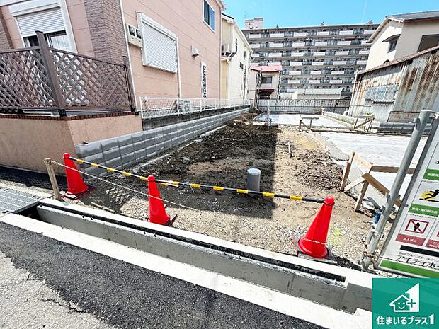 【外観】周辺は落ち着いた街並みの住宅地!子育てがしやすい住環境です!まだ未完成ですが、現地でしかわからない事もございます。是非一度ご覧ください。