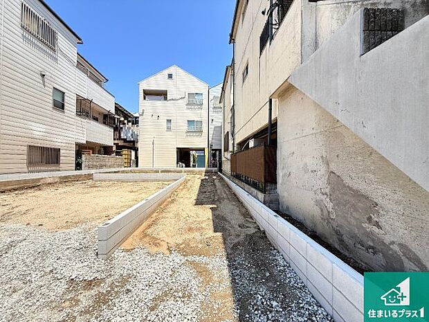 【外観】周辺は落ち着いた街並みの住宅地!子育てがしやすい住環境です!まだ未完成ですが、現地でしかわからない事もございます。是非一度ご覧ください。