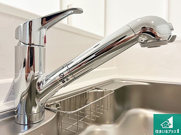 【キッチン水栓】浄水器を内蔵!炊飯時、お茶を作る時に安心してお水を使えます!お湯と冷水、浄水と原水、シャワーの切替えもワンタッチです!