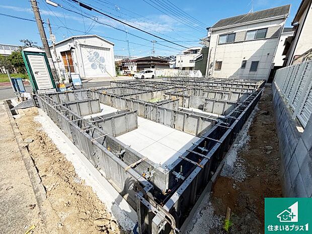 【外観】現在建築中！落ち着いた街並みで新生活を始めることが出来そう！周辺の物件も併せてご紹介させて頂きます！