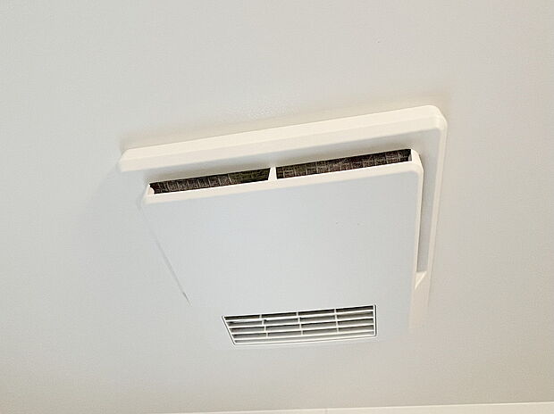 【冷暖房・空調設備】雨の日も室内干し可能な浴室暖房乾燥機！ 